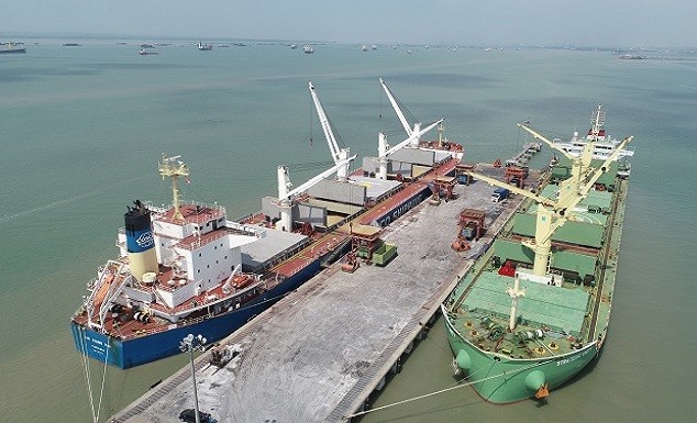 Dominating the Flow of Goods, What are the Main Dry Loads at Kawasan Industri Surabaya Gresik JIIPE in Surabaya?