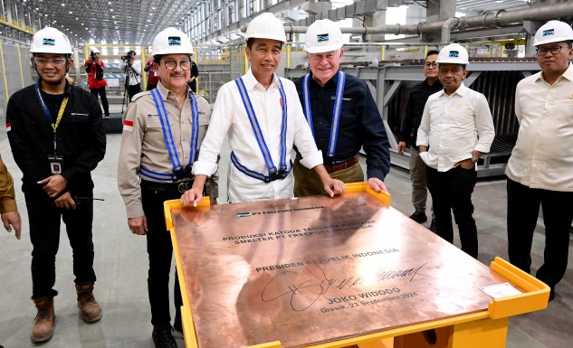 President Jokowi Inaugurates Production at PT Freeport Indonesia Smelter, Emphasizing Downstream Processing and State Revenue